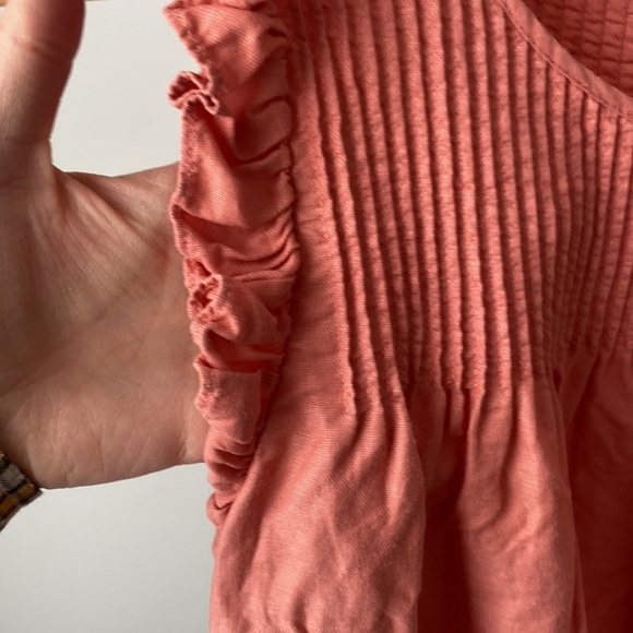 WILFRED ARITZIA Coral Sleeveless Top | Ruffles | Side Slit | Small - Picture 4 of 8